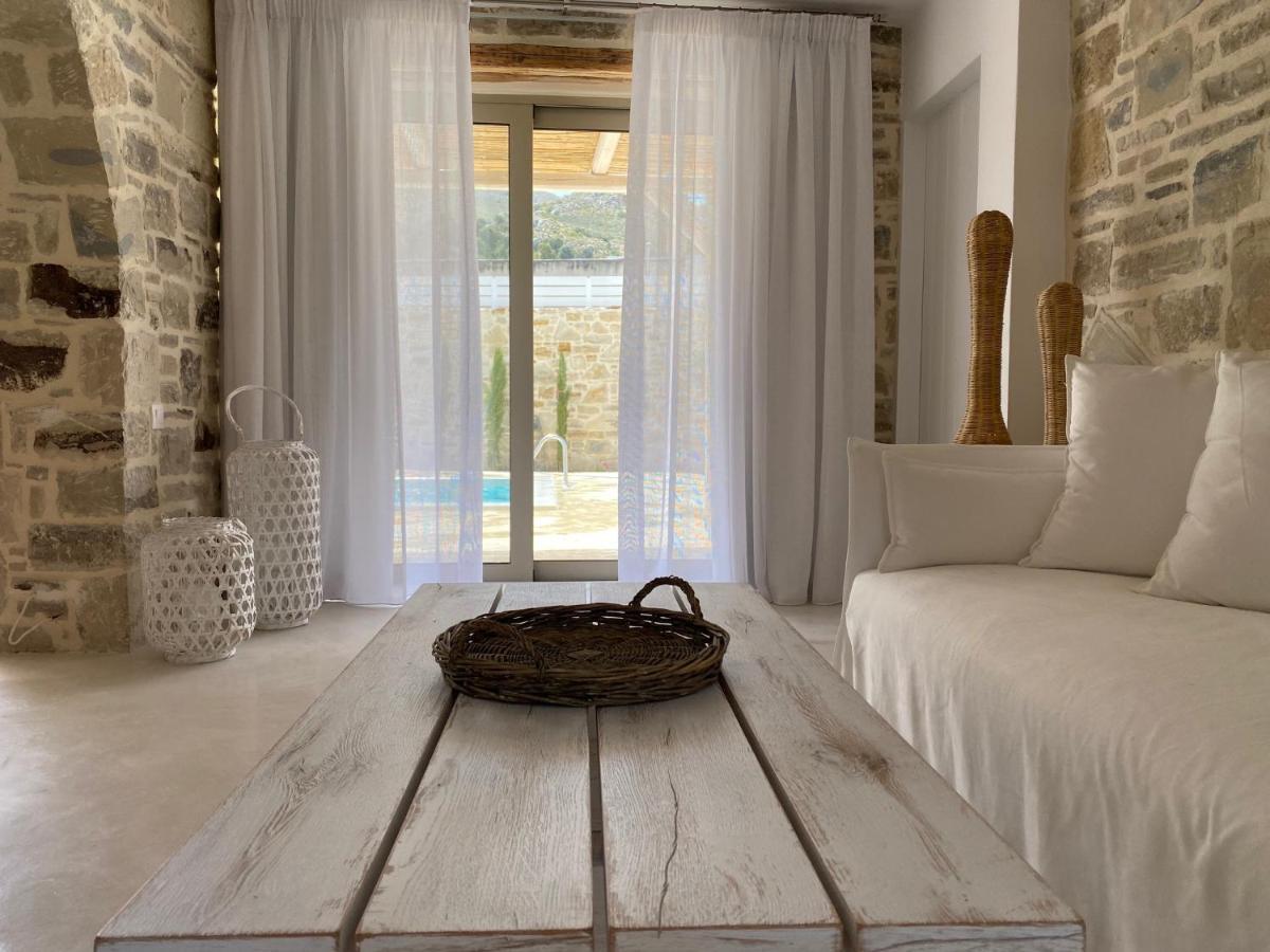 Laini Luxury Suites Pombia Εξωτερικό φωτογραφία