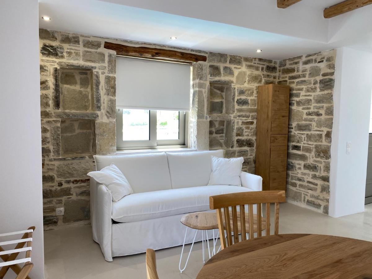 Laini Luxury Suites Pombia Εξωτερικό φωτογραφία