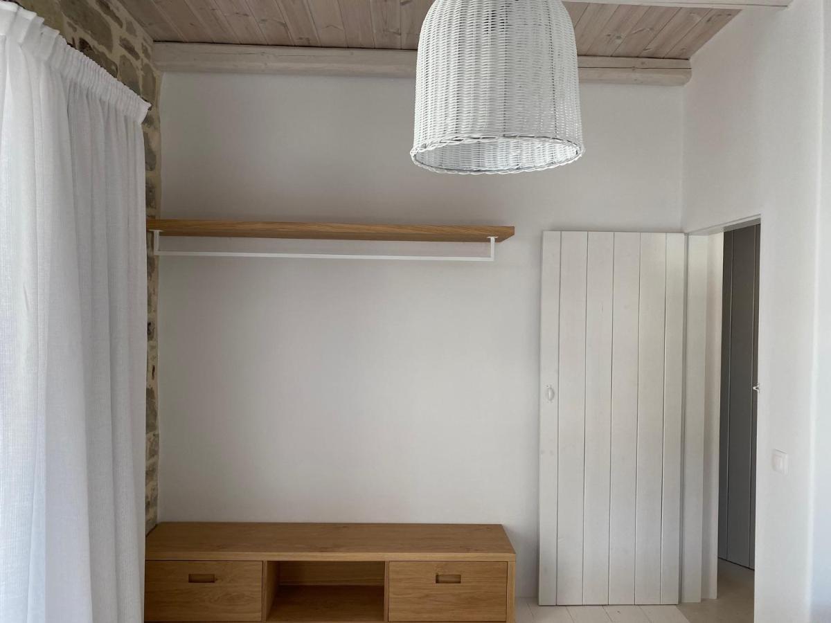 Laini Luxury Suites Pombia Εξωτερικό φωτογραφία
