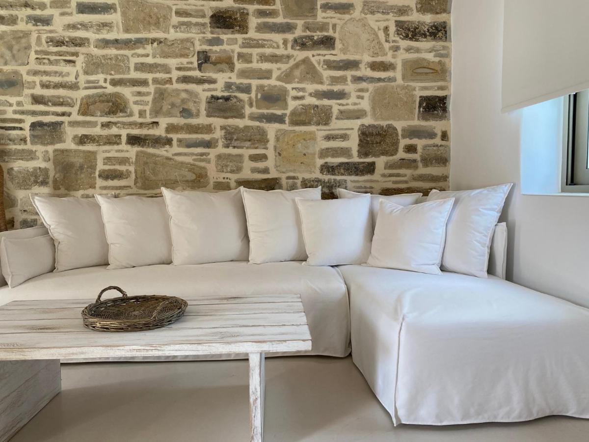 Laini Luxury Suites Pombia Εξωτερικό φωτογραφία