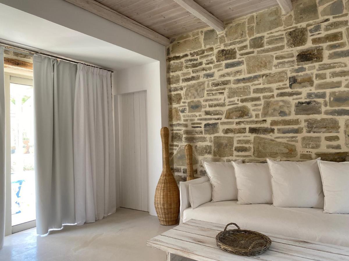 Laini Luxury Suites Pombia Εξωτερικό φωτογραφία