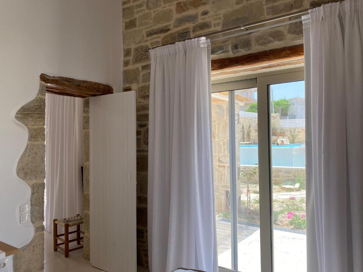 Laini Luxury Suites Pombia Εξωτερικό φωτογραφία