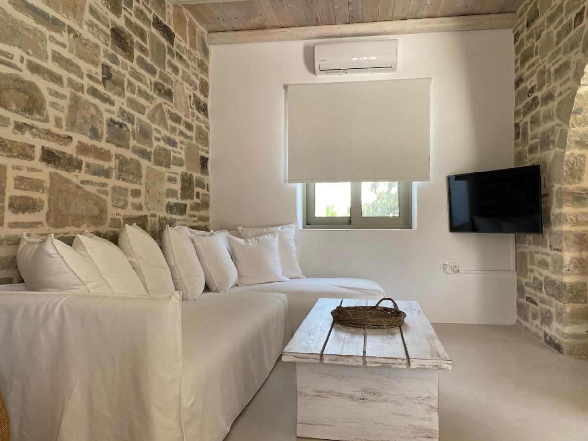 Laini Luxury Suites Pombia Εξωτερικό φωτογραφία