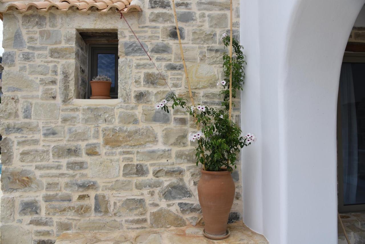 Laini Luxury Suites Pombia Εξωτερικό φωτογραφία
