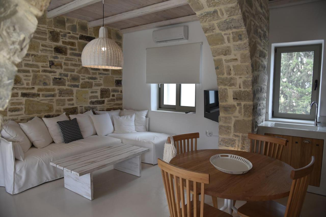 Laini Luxury Suites Pombia Εξωτερικό φωτογραφία