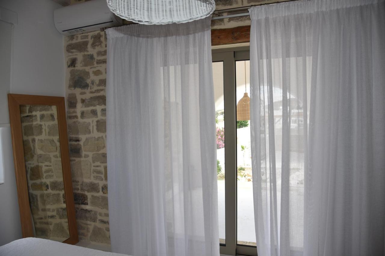 Laini Luxury Suites Pombia Εξωτερικό φωτογραφία