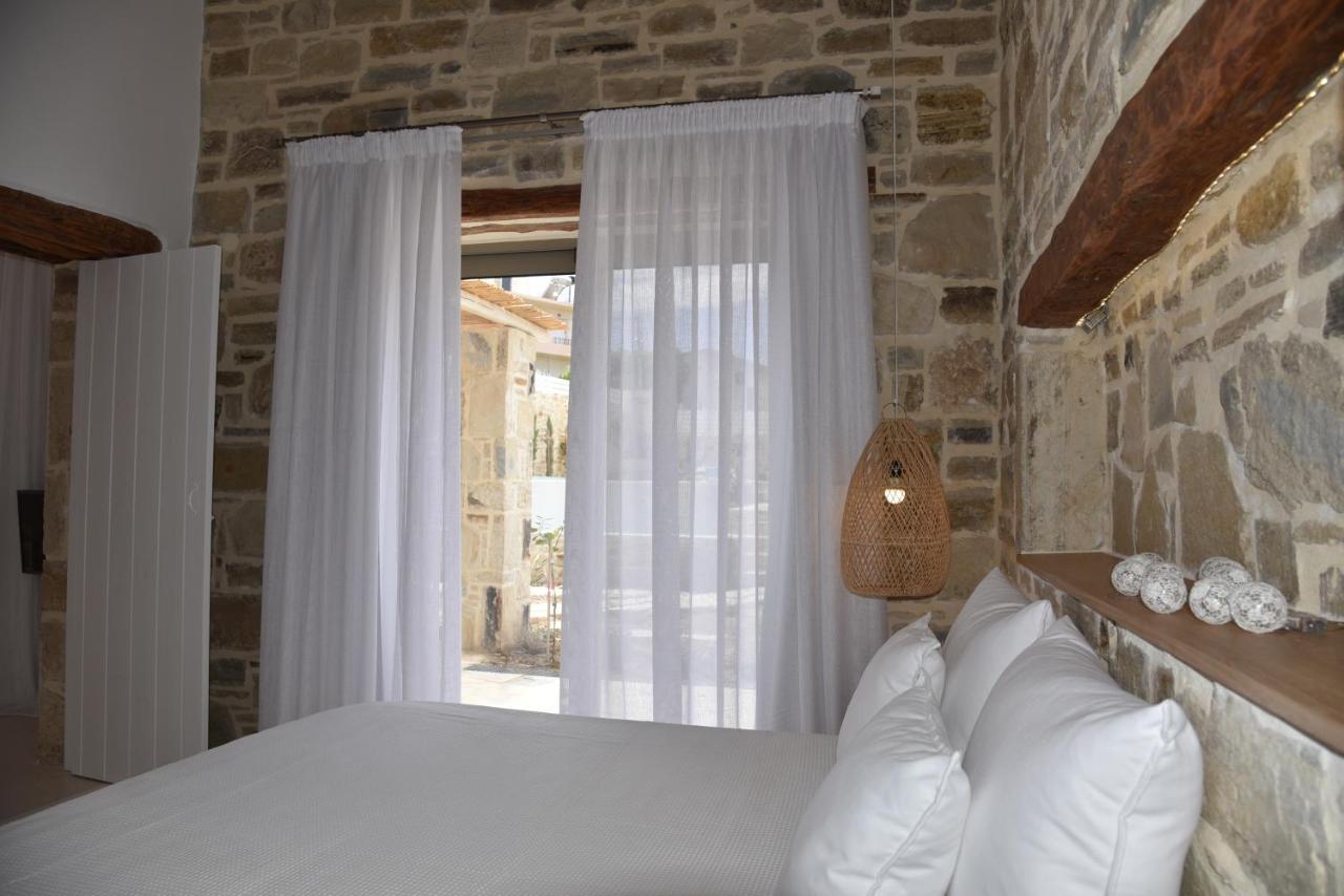 Laini Luxury Suites Pombia Εξωτερικό φωτογραφία