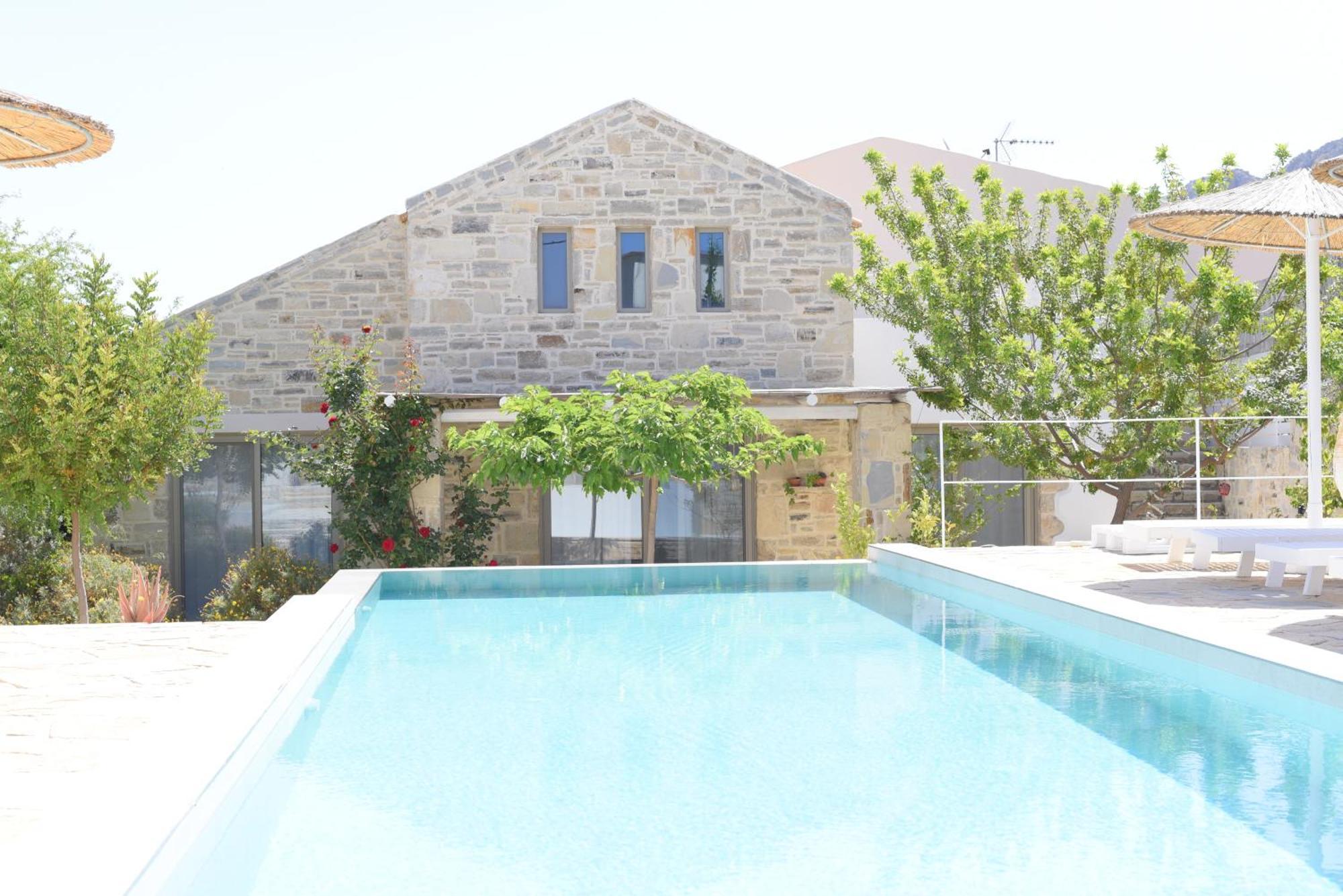 Laini Luxury Suites Pombia Εξωτερικό φωτογραφία