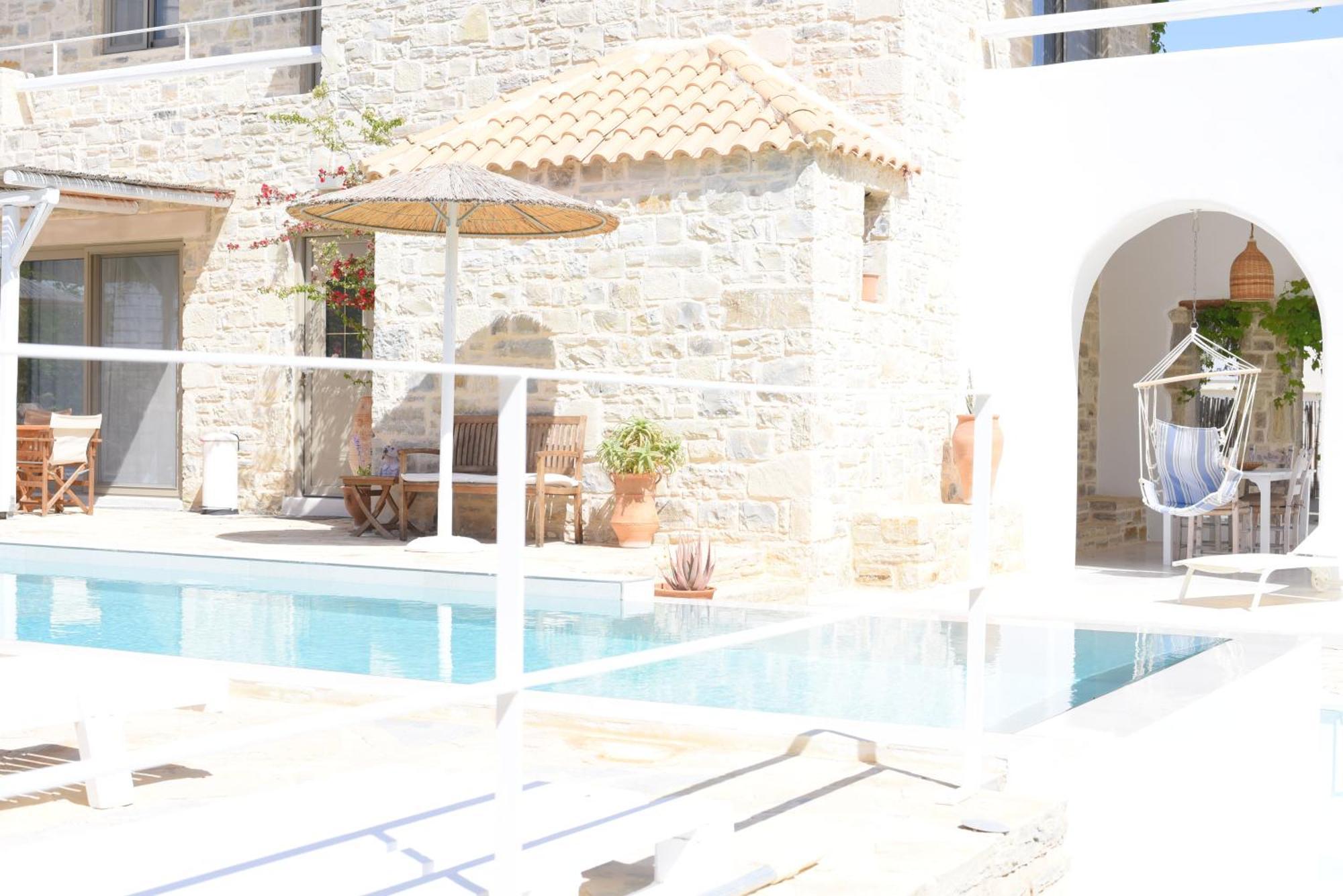 Laini Luxury Suites Pombia Εξωτερικό φωτογραφία